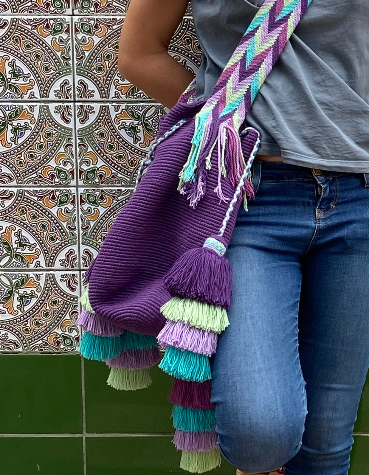 Bolso Wayuu Morada Pompom