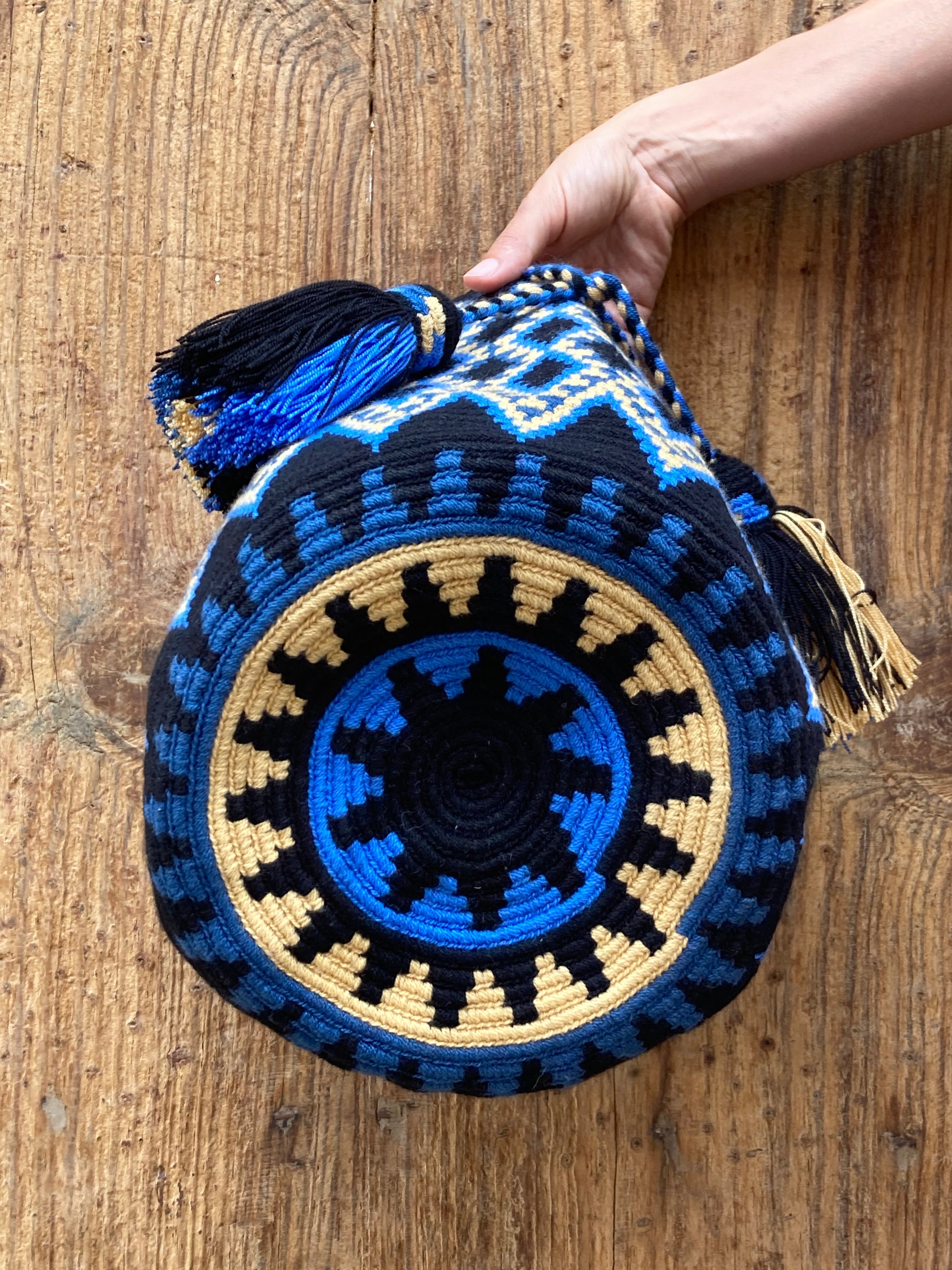 Bolso wayuu debajo